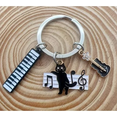 Kulcstartó, billentyűzet, gitár és cica hangjegyekkel