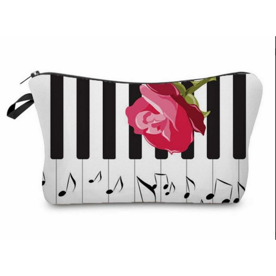Kozmetikai táska, fehér alapon fekete hangjegy, billentyű és rózsa mintával